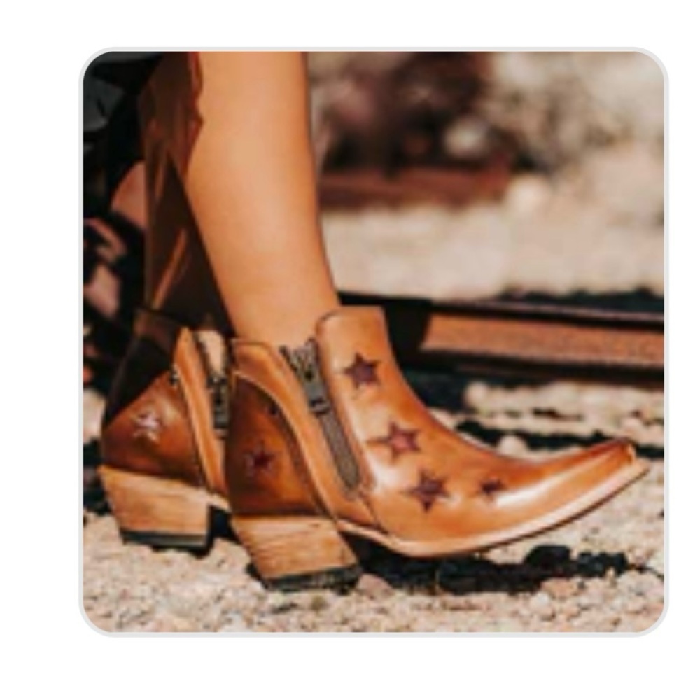 SOLD!! Freebird Weaver boots